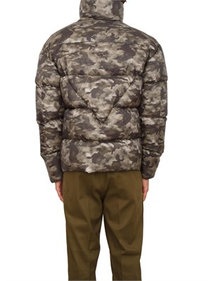 Piumino uomo Peuterey camouflage in collaborazione con Tony Effe in UOMO