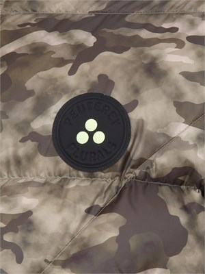 Piumino uomo Peuterey camouflage in collaborazione con Tony Effe in UOMO