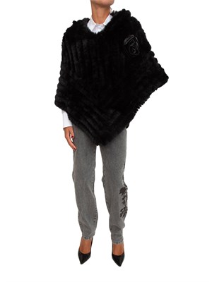 Poncho Blugirl in faux fur nero con spilla removibile in DONNA