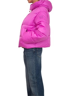 Piumino Pinko in tela tecnica semilucida fuxia con cappuccio in DONNA