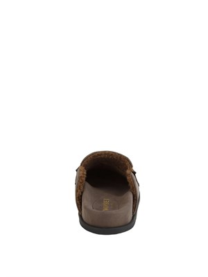 Scarpe mules a ciabatta Twinset effetto camoscio marrone in DONNA