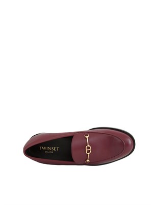 Mocassino Twinset in pelle bordeaux con logo oro in DONNA