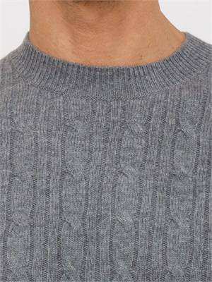Maglia Boss uomo a trecce in cashmere e lana grigio in UOMO
