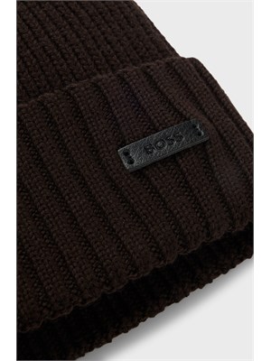 Berretto Boss uomo in lana vergine marrone in UOMO