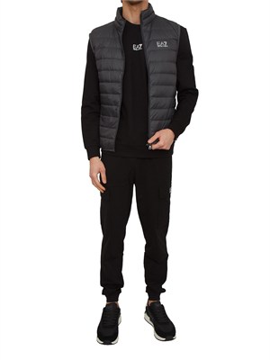 Felpa EA7 Emporio Armani in cotone nero in UOMO