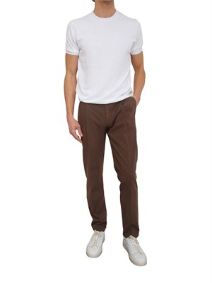 Pantaloni chino uomo Berwich in fresco lana marrone in UOMO