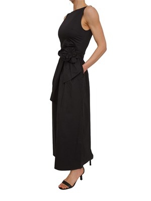 Abito lungo Aron Nenette in cotone nero con fusciacca fiore in DONNA