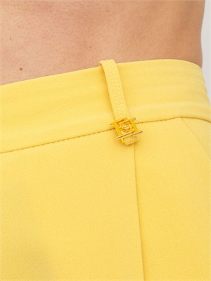 Pantaloni Elisabetta Franchi in crêpe leggero giallo in DONNA