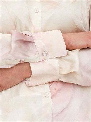 Camicia Blugirl in raso di viscosa rosa con stampa rose in DONNA