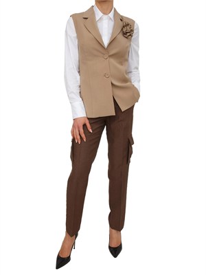 Gilet blazer Blugirl in fresco lana cammello con spilla rosa in DONNA