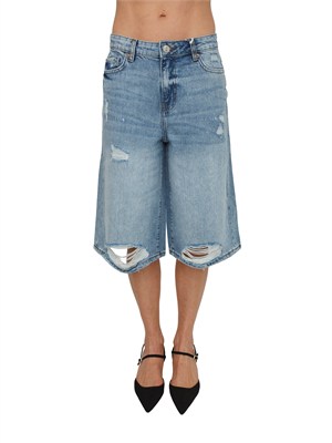 Jeans bermuda Fracomina in denim lavaggio medio e strappi in DONNA