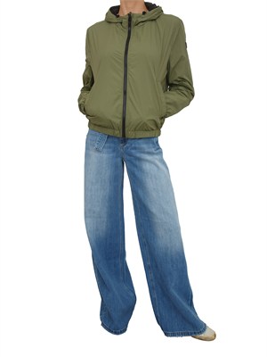 Giubbino Peuterey donna in tela di nylon verde in DONNA