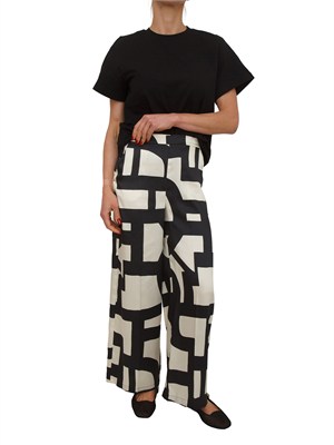 Pantaloni 