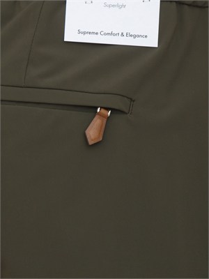 Pantaloni PT Torino in tessuto pregiato verde in UOMO