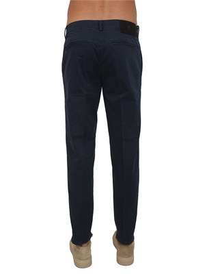 Pantaloni chino PT Torino in gabardina stretch blu in UOMO