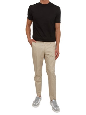 T-shirt nera 