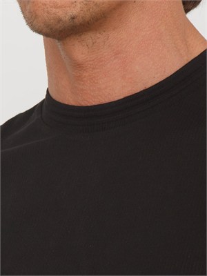 T-shirt nera 