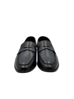 Mocassino Penny Doucal's uomo in pelle nera in UOMO