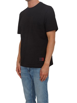 T-shirt HUGO uomo in cotone nero con patch logo sfumato in UOMO