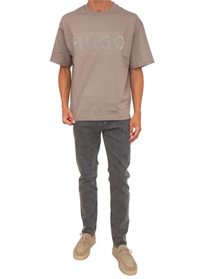 T-shirt Hugo uomo taupe con logo grande in UOMO
