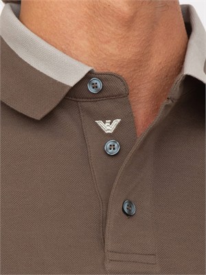 Polo uomo Emporio Armani in cotone marrone con profili in UOMO