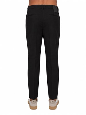 Pantaloni neri 