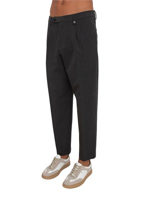 Pantaloni grigi 