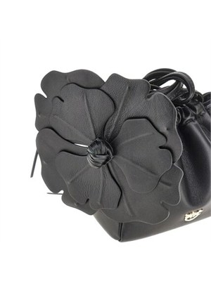 Borsetta Pinko in pelle nera maxi fiore in DONNA